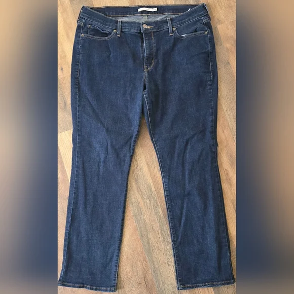 Levi's Size 16W Womens Dark Wash Blue Jeans Straight Cut - Picture 5 of 10